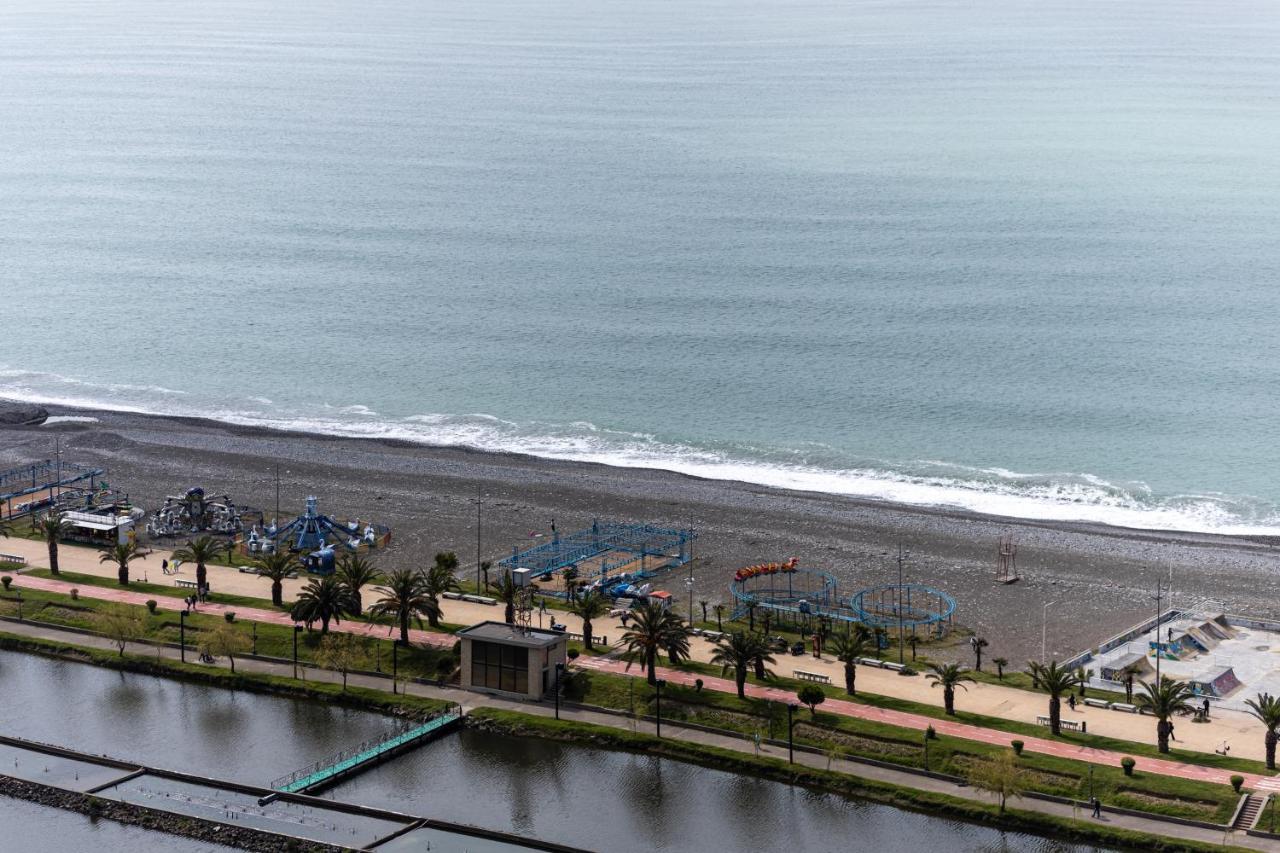 Sea Breeze In Batumi Apartment ภายนอก รูปภาพ